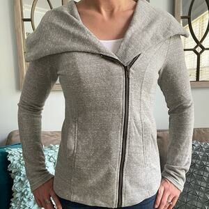 Mystree gray knit cardigan. Size XS. Asymmetrical zip.